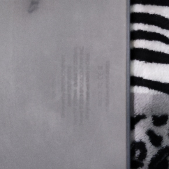 Pout hand 3 wireless charging pad - Picture 2 of 2